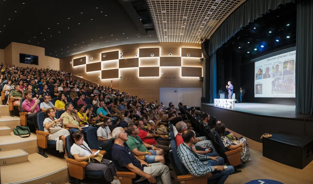 PANORÁMICA DE LA SALA